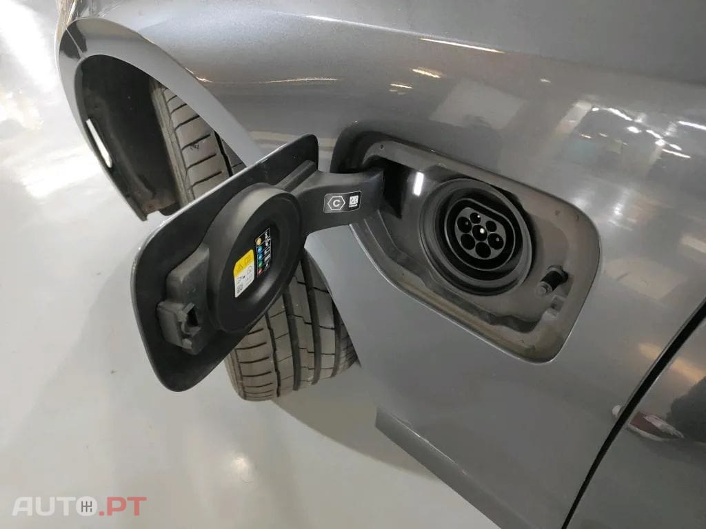 BMW 330 e Touring Auto