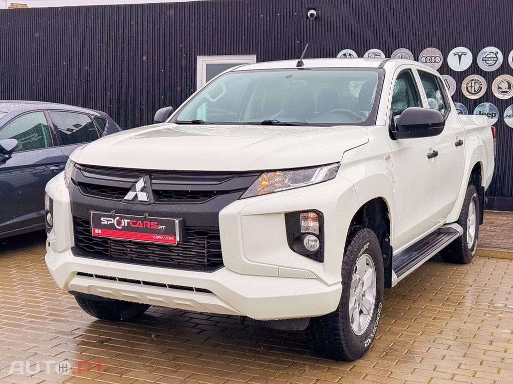 Mitsubishi L200 2.3 DI-D CD Invite 4WD