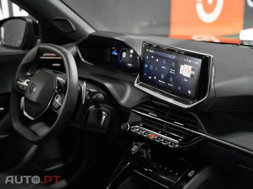 Peugeot 2008 1.2 PureTech Allure EAT8
