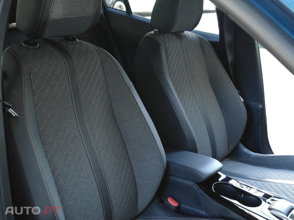 Peugeot E-2008 54 kWh Allure