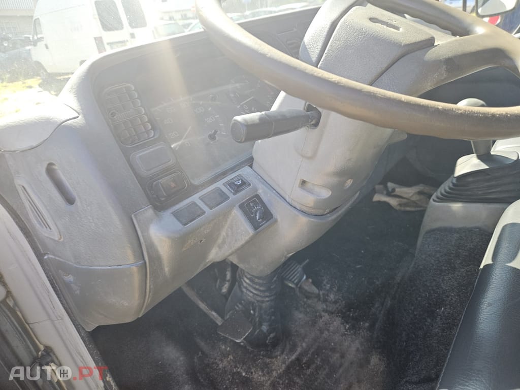 Mitsubishi Canter TRIBASCULANTE