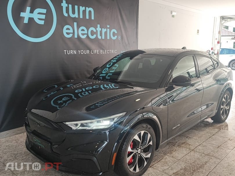 Ford Mustang Mach-E 75.7 kWh Premium AWD