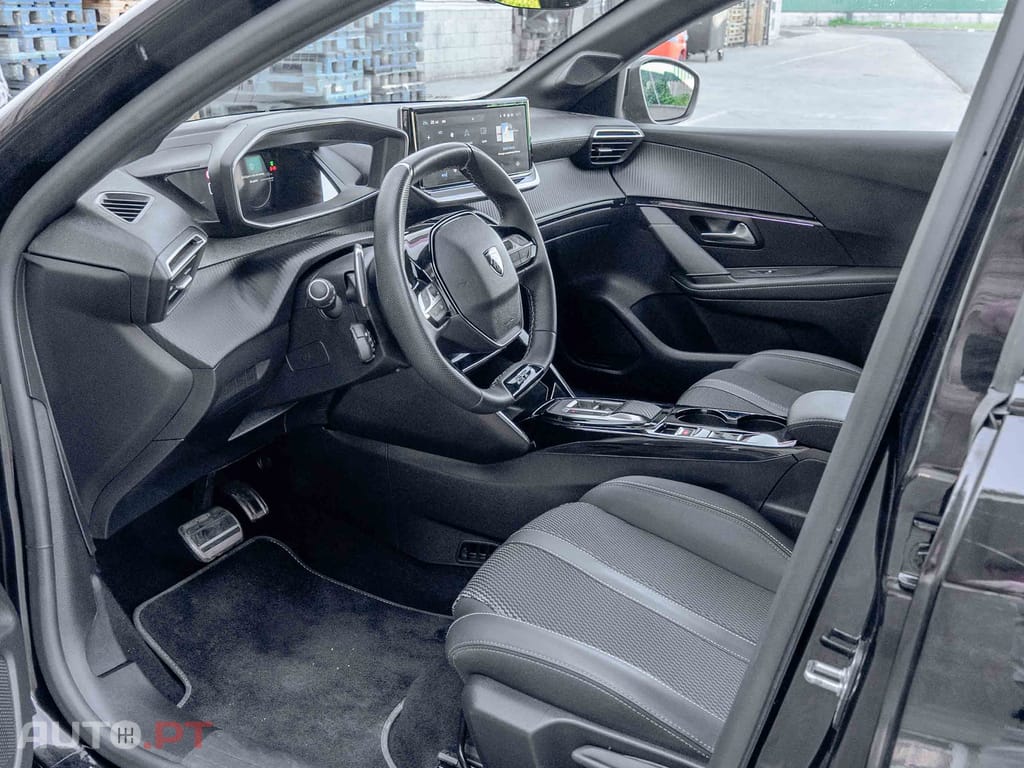 Peugeot 208 1.2 Hybrid GT e-DCS6