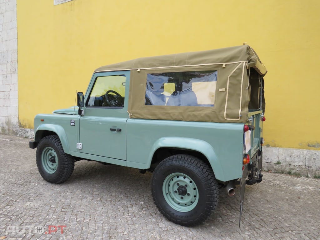 Land Rover Defender TD4 PUMA HERITAGE