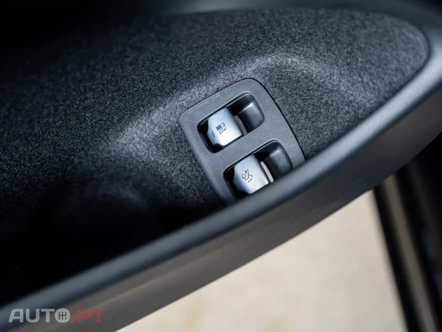 Mercedes-Benz E 300 9G-TRONIC AMG Line