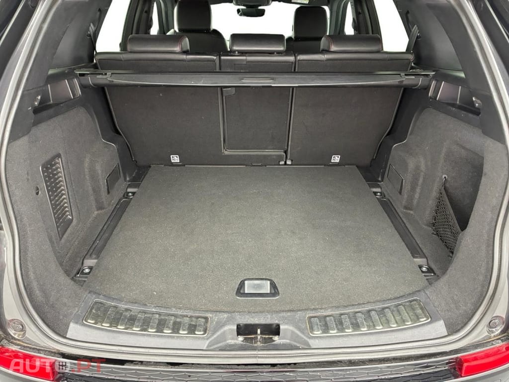 Land Rover Discovery Sport 1.5 P300e AWD R-Dynamic S