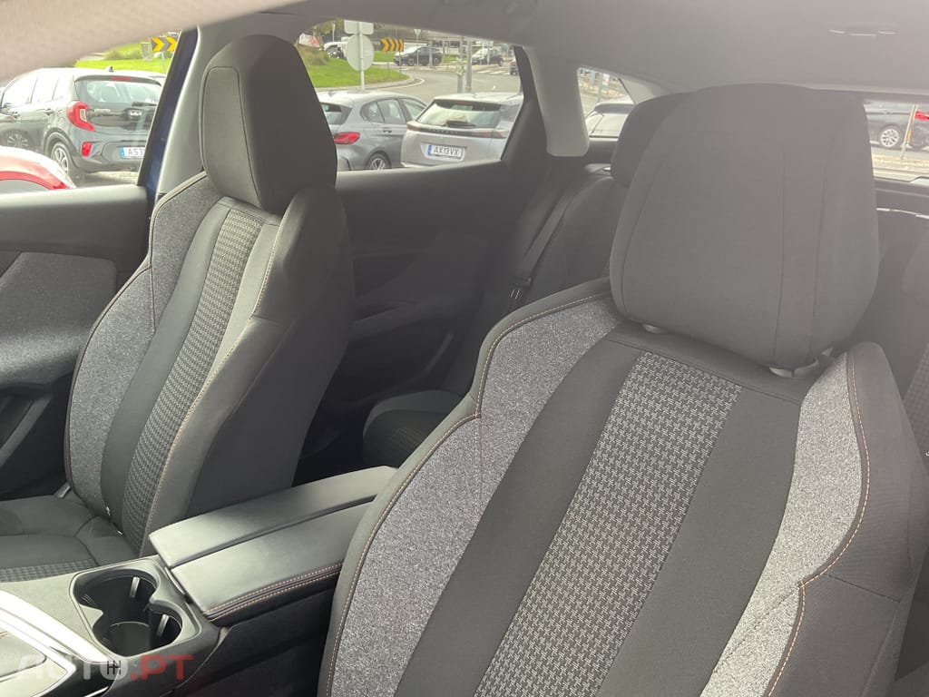 Peugeot 3008 1.5 BlueHDi Active