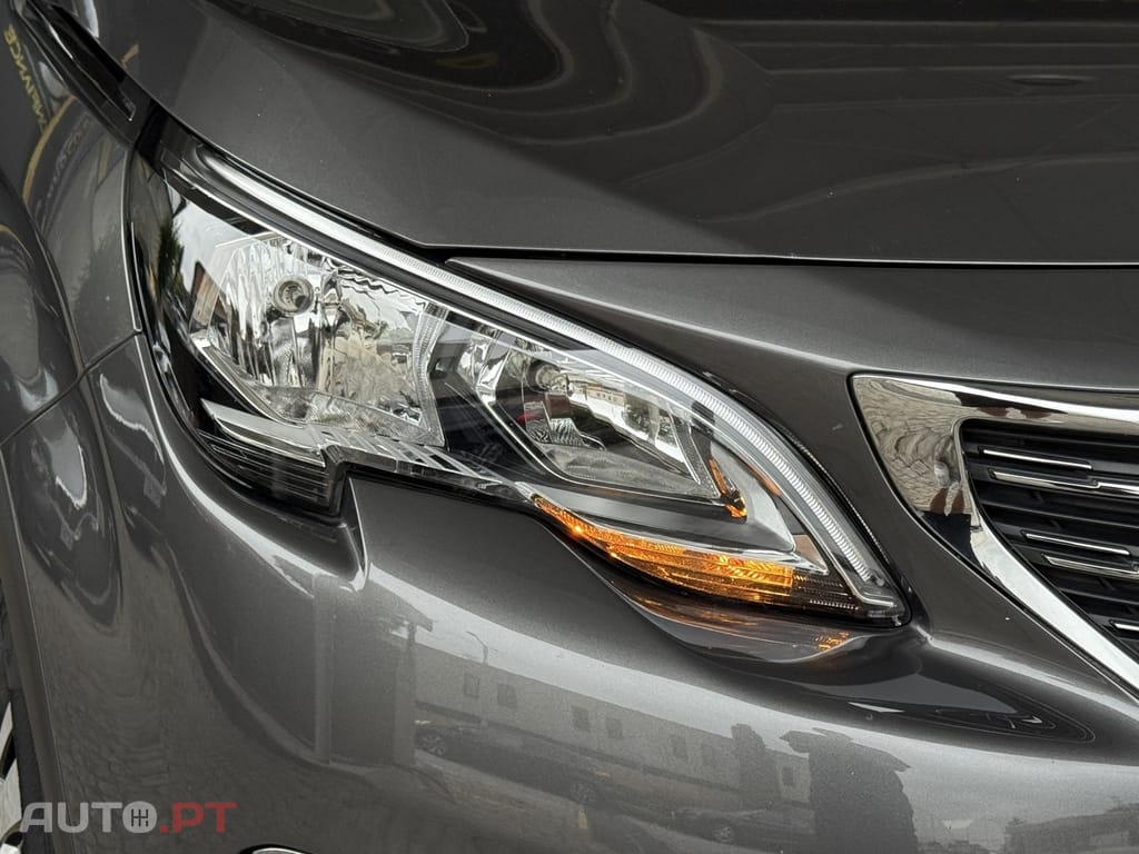 Peugeot 5008 1.2 PureTech Allure EAT8