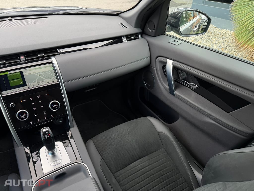 Land Rover Discovery Sport P300e Dynamic SE