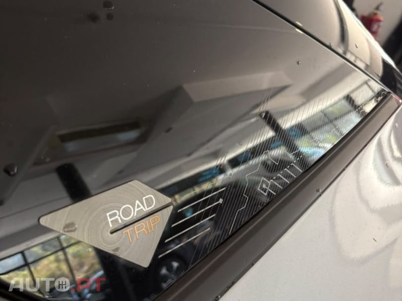 Peugeot E-2008 50 kWh Active