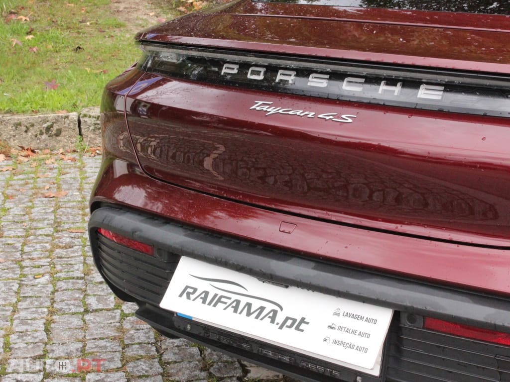 Porsche Taycan 4S