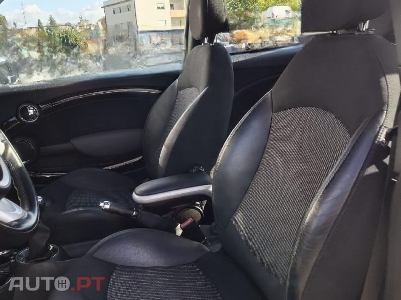 MINI Cooper Cooper S