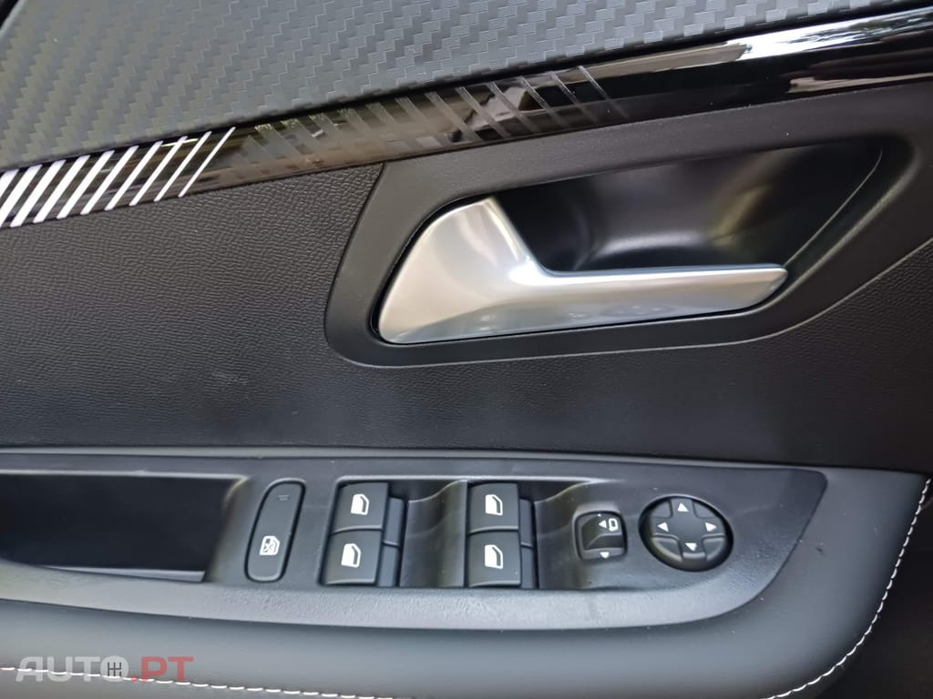 Peugeot 208 1.2 Hybrid Allure e-DCS6