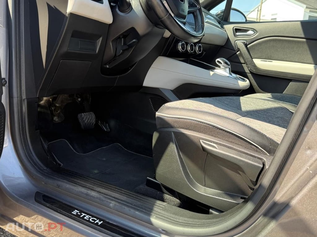Renault Captur E-TECH 160 INTENS