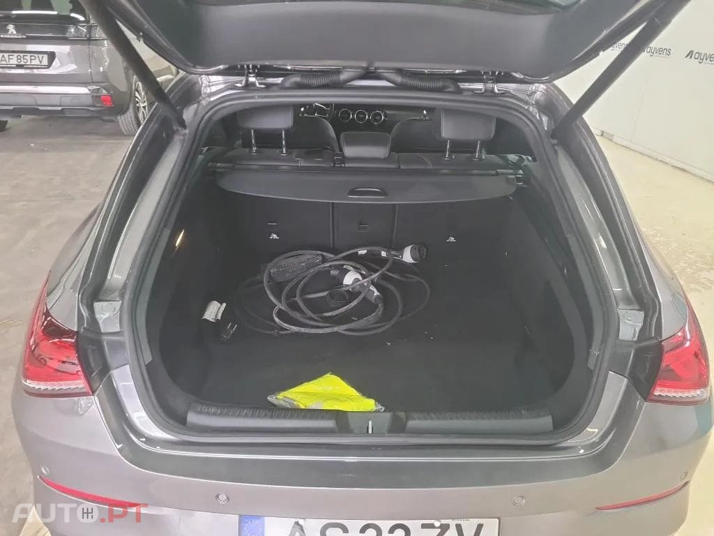 Mercedes-Benz CLA 250 e Shooting Brake Style Plus