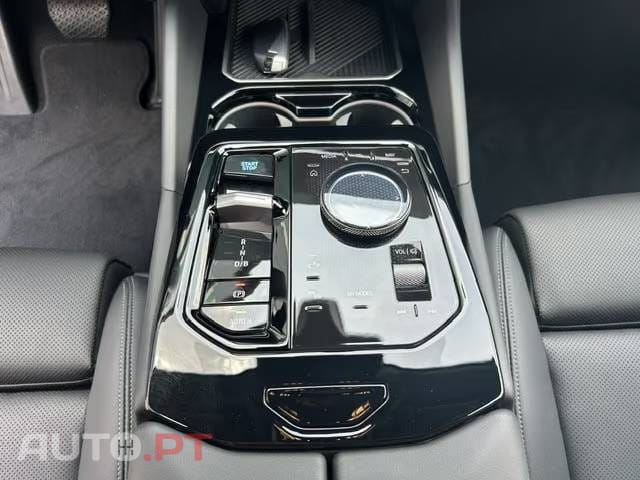 BMW i5 eDrive40