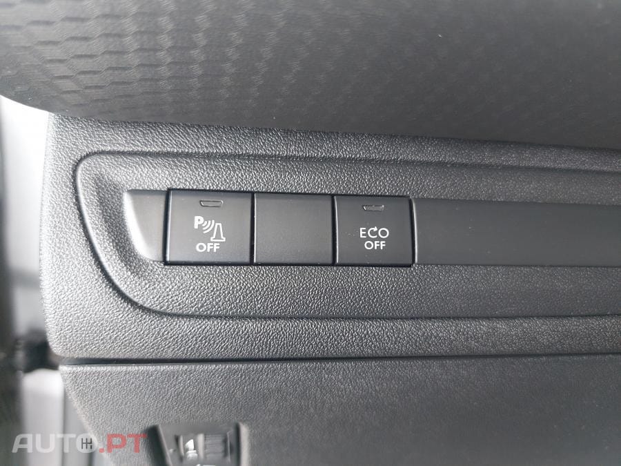 Peugeot 2008 1.5 BlueHDi Signature