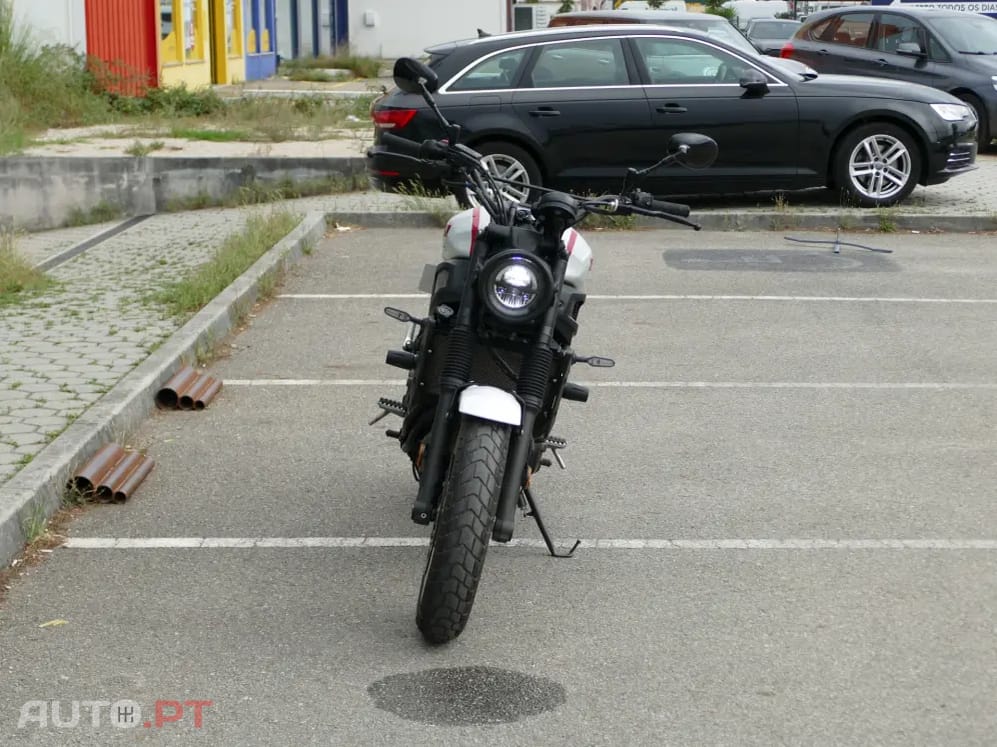 Yamaha XSR 700 Tribute