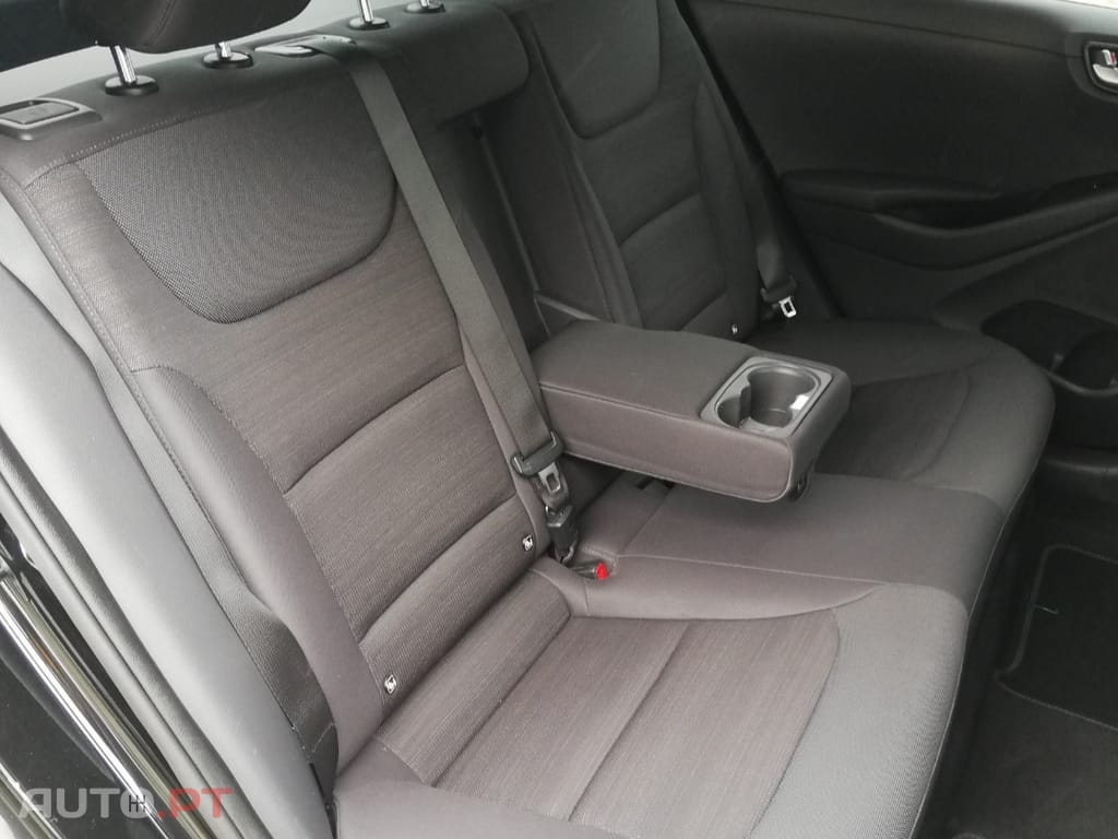 Hyundai Ioniq 1.6 GDI Hybrid Tech