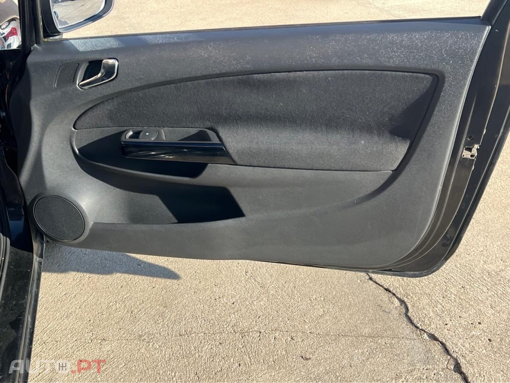 Opel Corsa 1.2 Black Edition