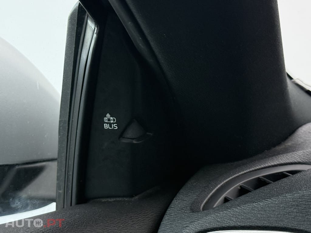 Volvo V40 2.0 D2 R-Design Momentum Geartronic