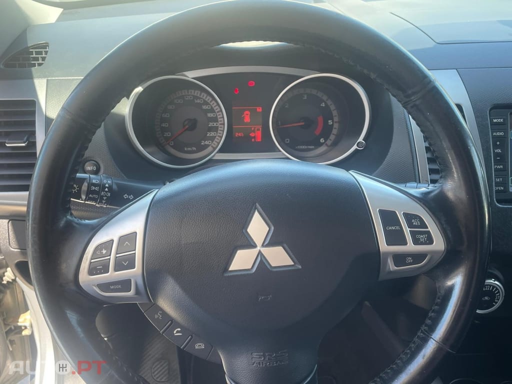 Mitsubishi Outlander 2.0 DI-D Instyle2 4WD