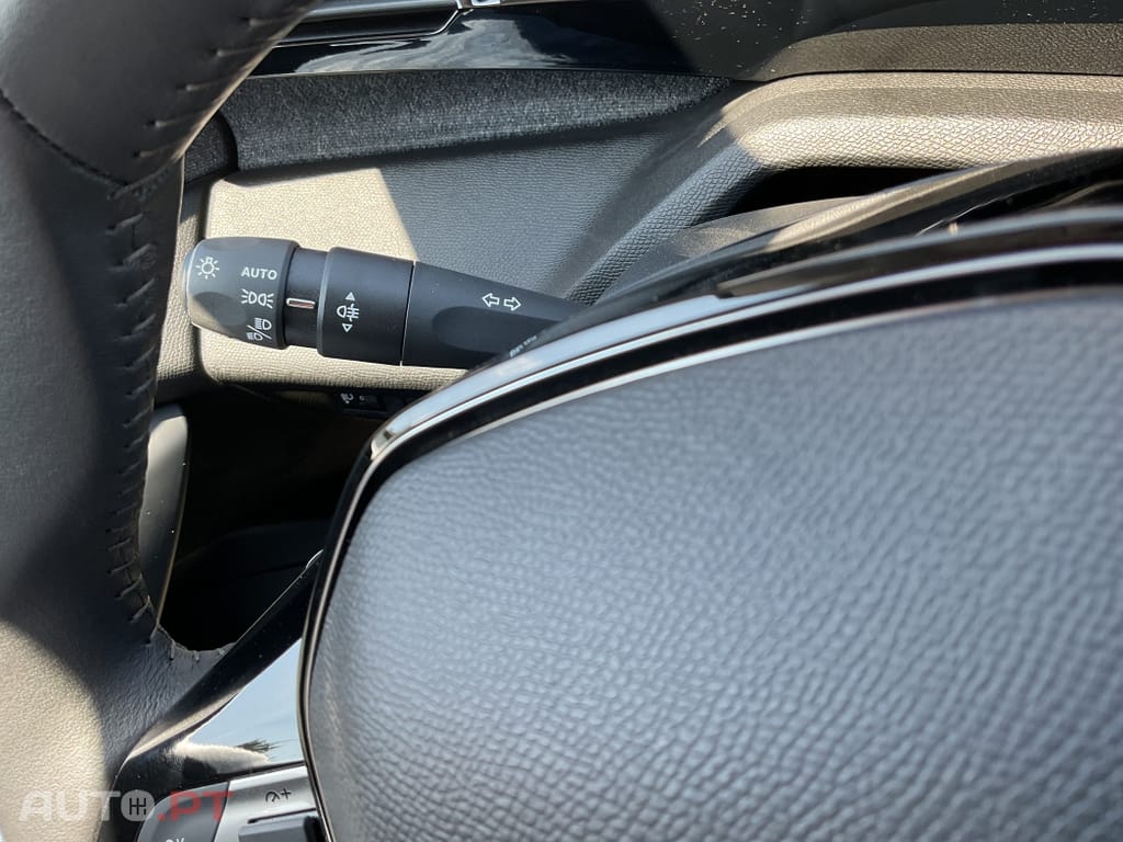 Peugeot 408 1.2 PureTech Allure EAT8