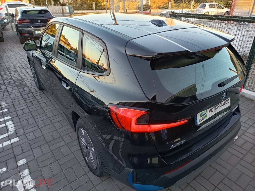 BMW iX1 xDrive30
