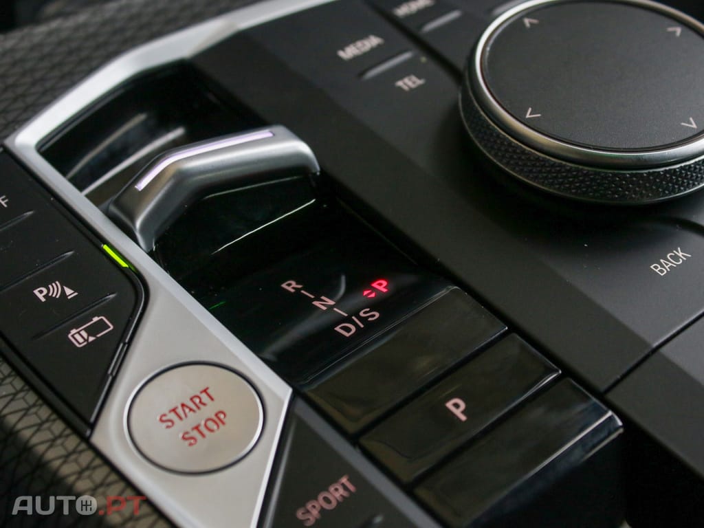 BMW 330 e Touring Pack Desportivo M Auto