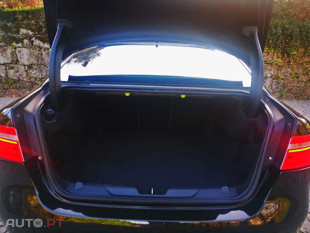 Jaguar XE 2.0 D R-Sport Aut.