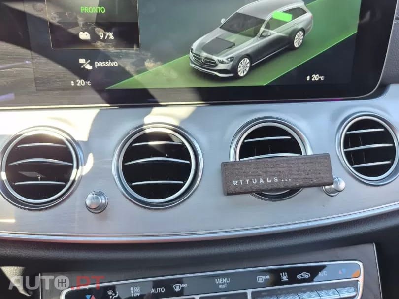 Mercedes-Benz E 300 9G-TRONIC AMG LINE 4 MATIC