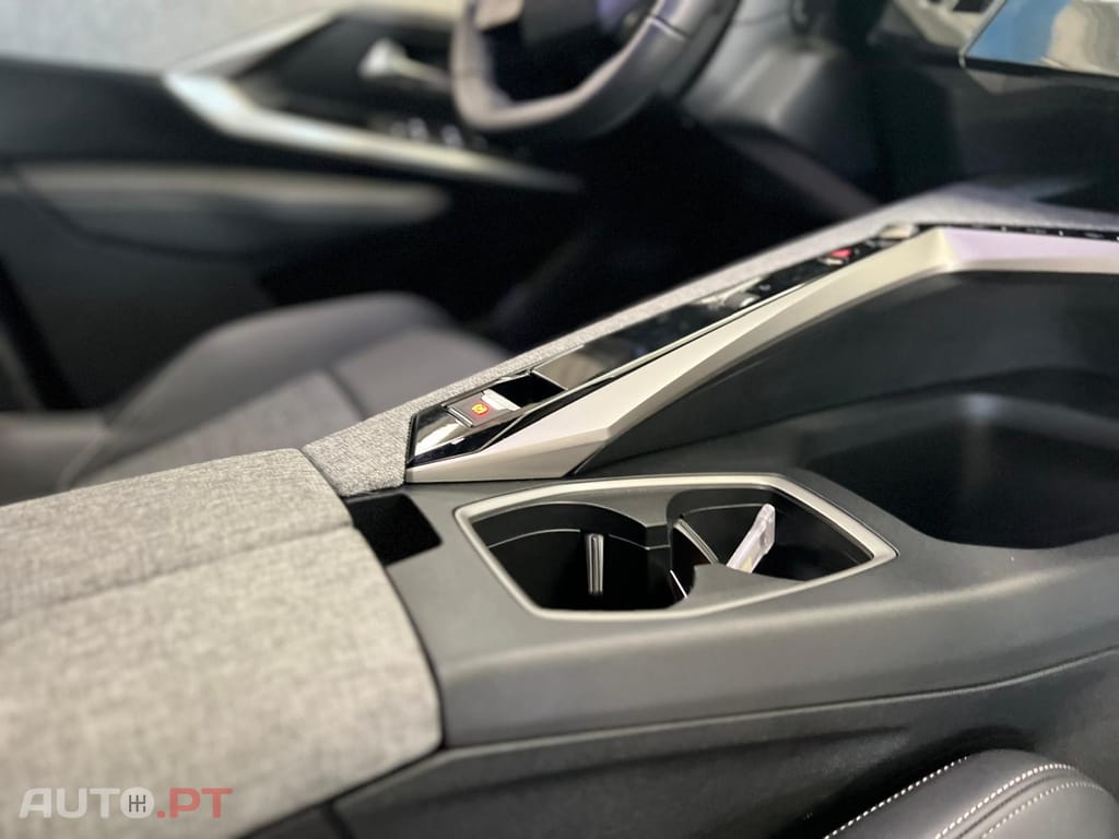 Peugeot 3008 1.2 Hybrid Allure Pack e-DCS6