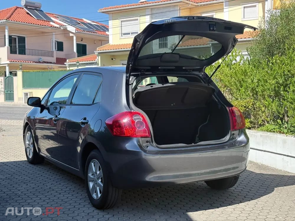 Toyota Auris 1.4 D-4D Sol