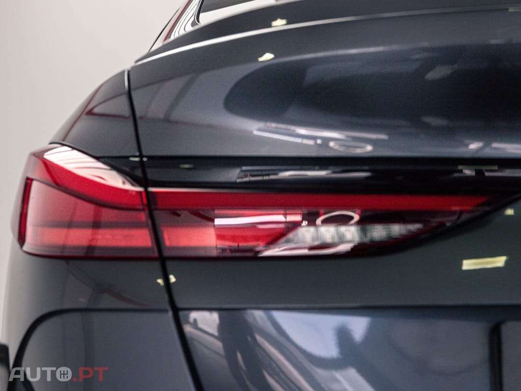 BMW 218 i Pack Desportivo M