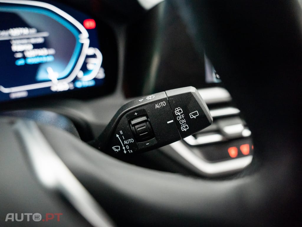 BMW 320 e Touring Corporate Edition Auto