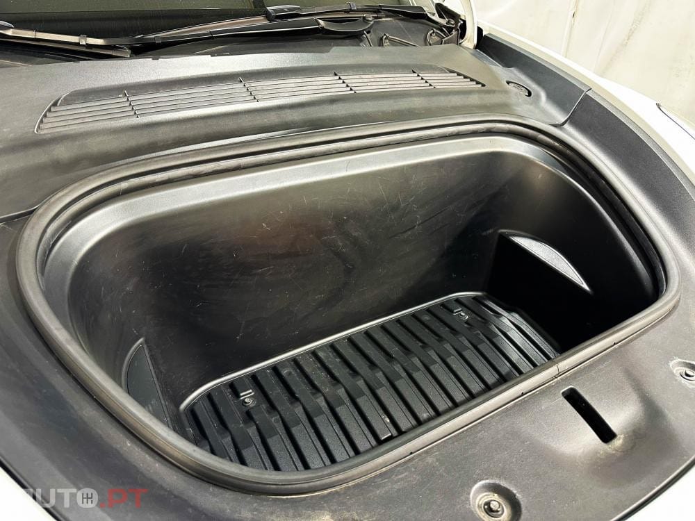 Tesla Model Y Long Range Dual Motor AWD