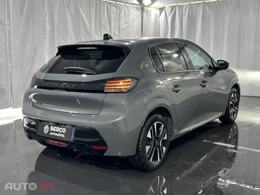 Peugeot E-208 51 kWh Allure