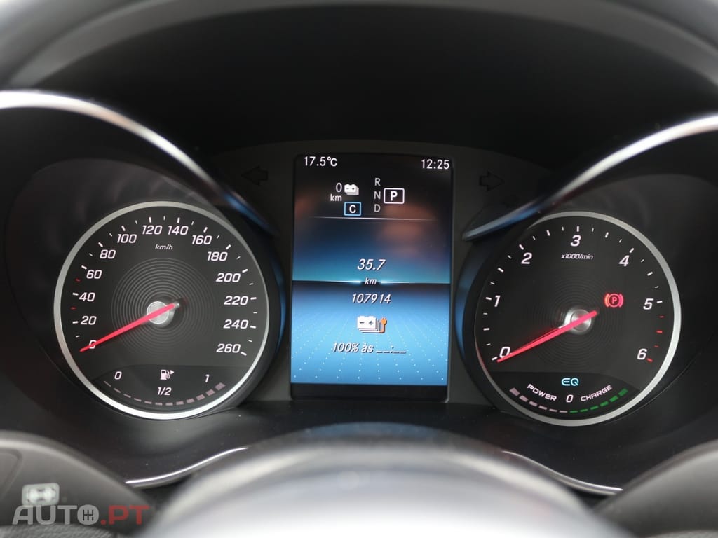 Mercedes-Benz C 300 de AMG Line — fotografia 18