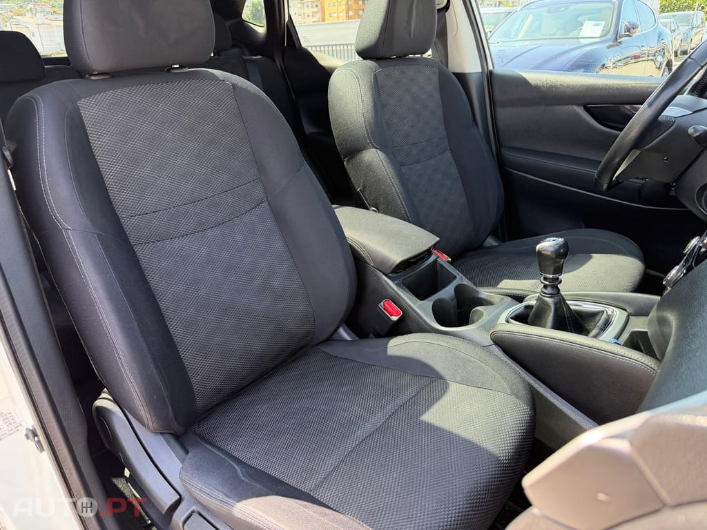Nissan Qashqai 1.5 dCi N-Connecta 18