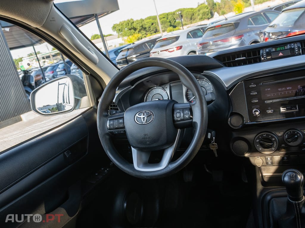 Toyota Hilux 2.4 D-4D 2WD CD CM