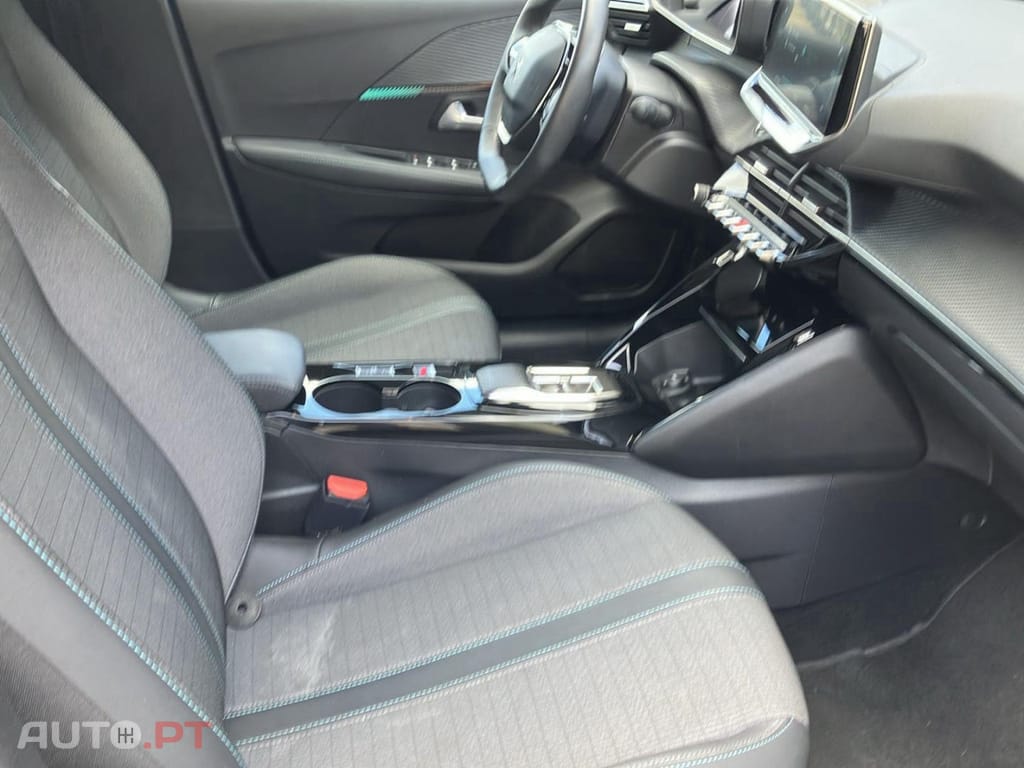 Peugeot E-208 50 KWh Allure Pack