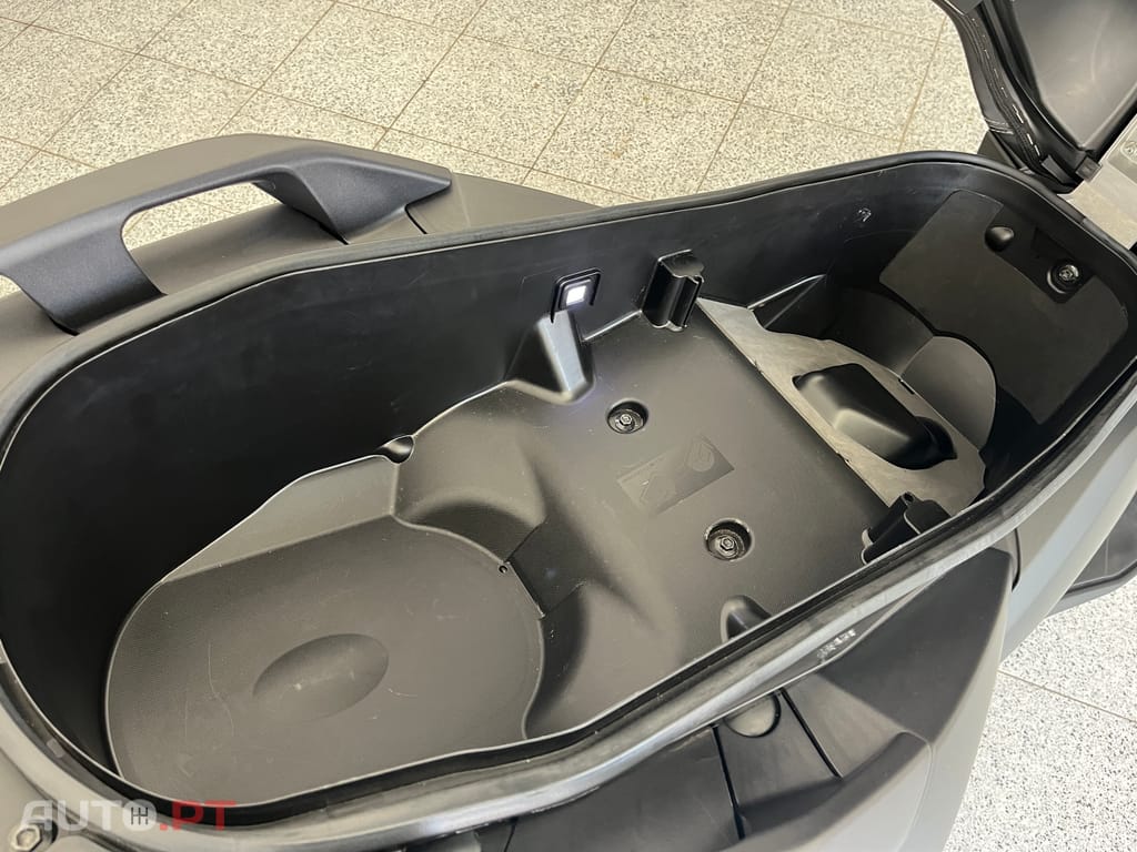 Yamaha X-Max 125