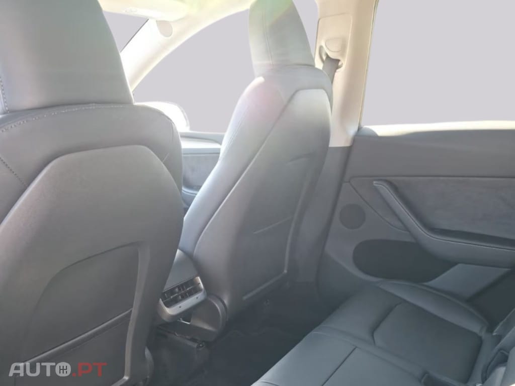 Tesla Model Y RWD 97.6% I.V.A DEDUTIVEL