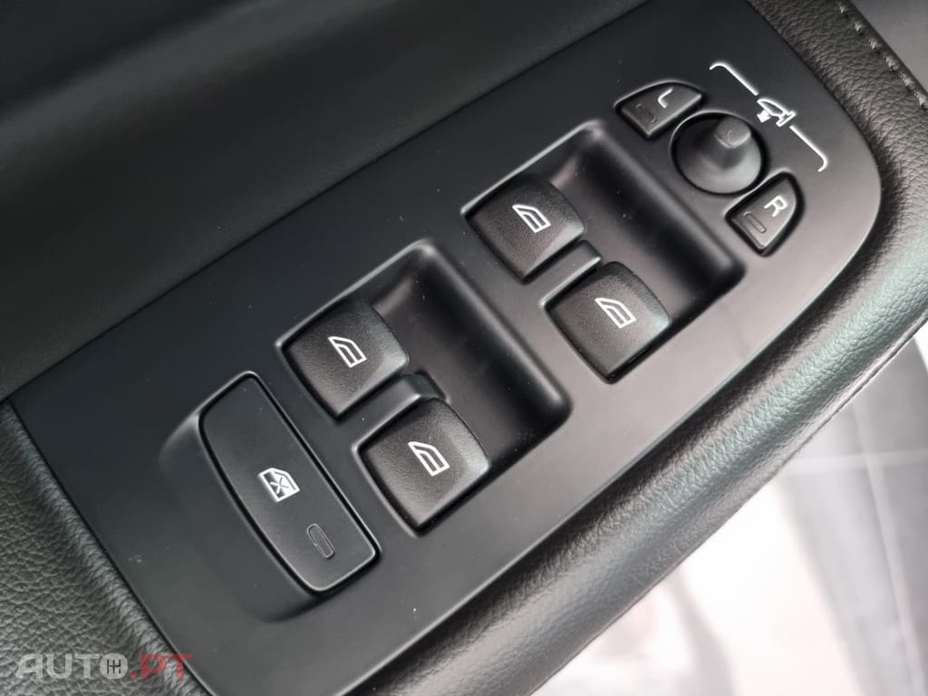 Volvo V60 2.0 T6 AWD TE Inscription Expression — fotografia 25