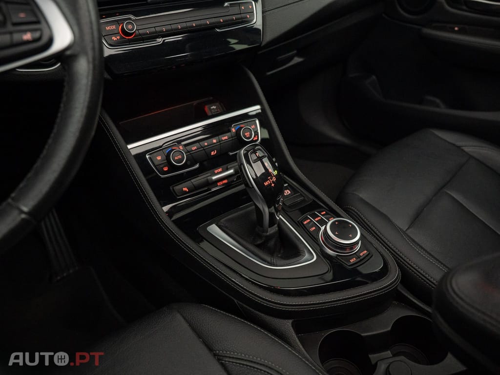 BMW 218 i 7L Line Luxury Auto