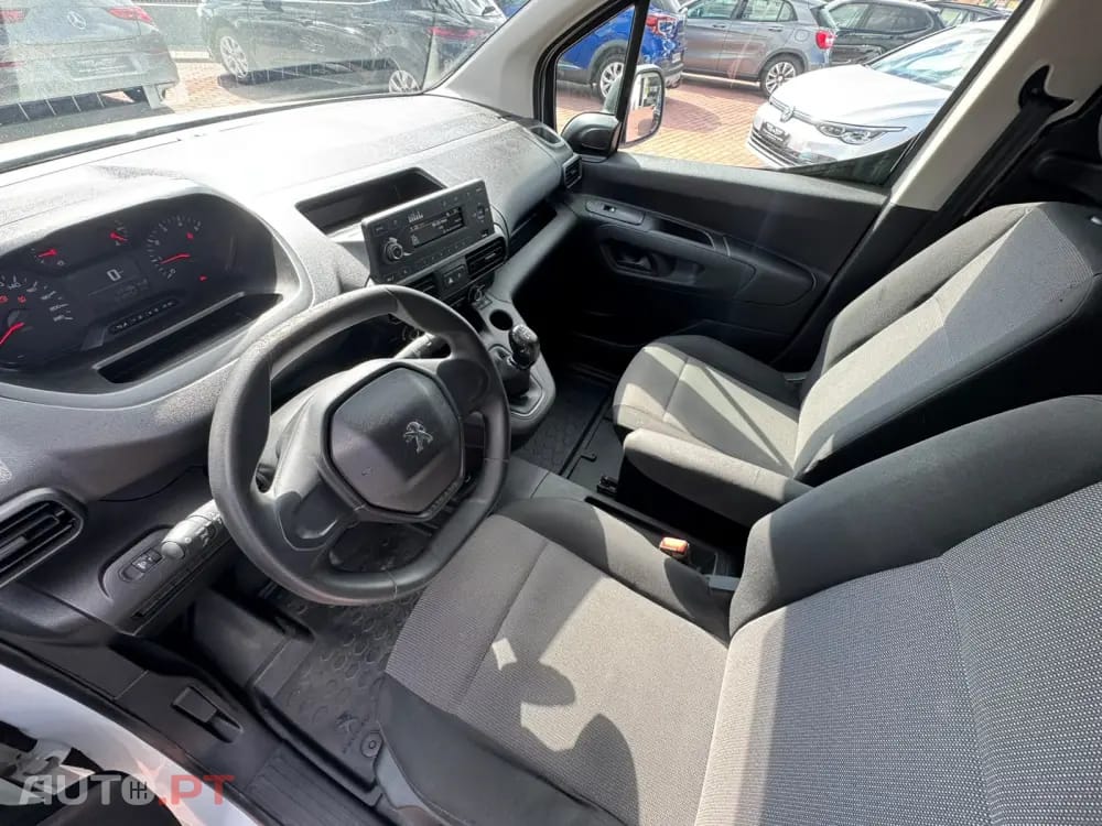Peugeot Partner Outro