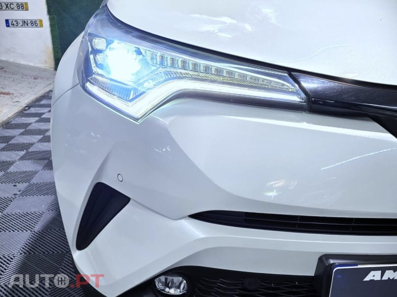 Toyota C-HR 1.8 HSD Lounge — fotografia 7