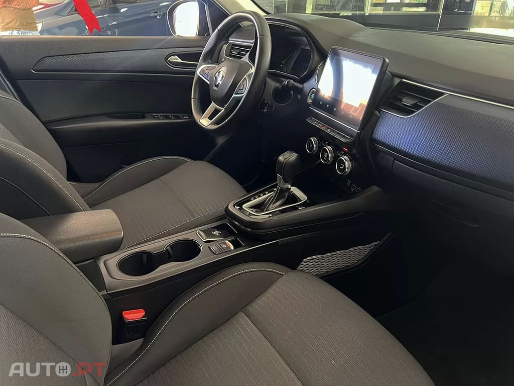 Renault Arkana 1.6 E-Tech Business