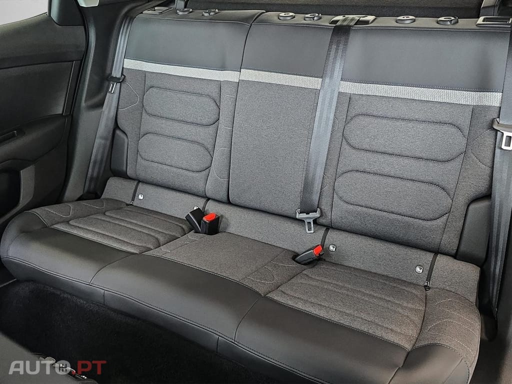 Citroen C4 BlueHDi 130 Stop&Start EAT8 SHINE
