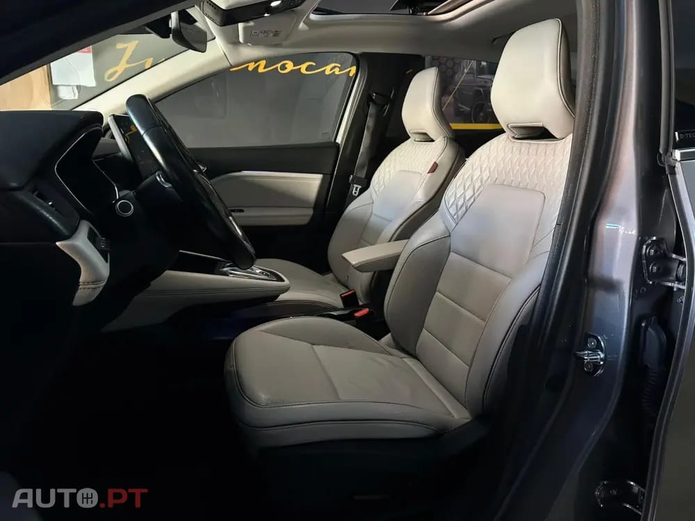 Renault Captur 1.6 E-Tech Plug-In Initiale Paris